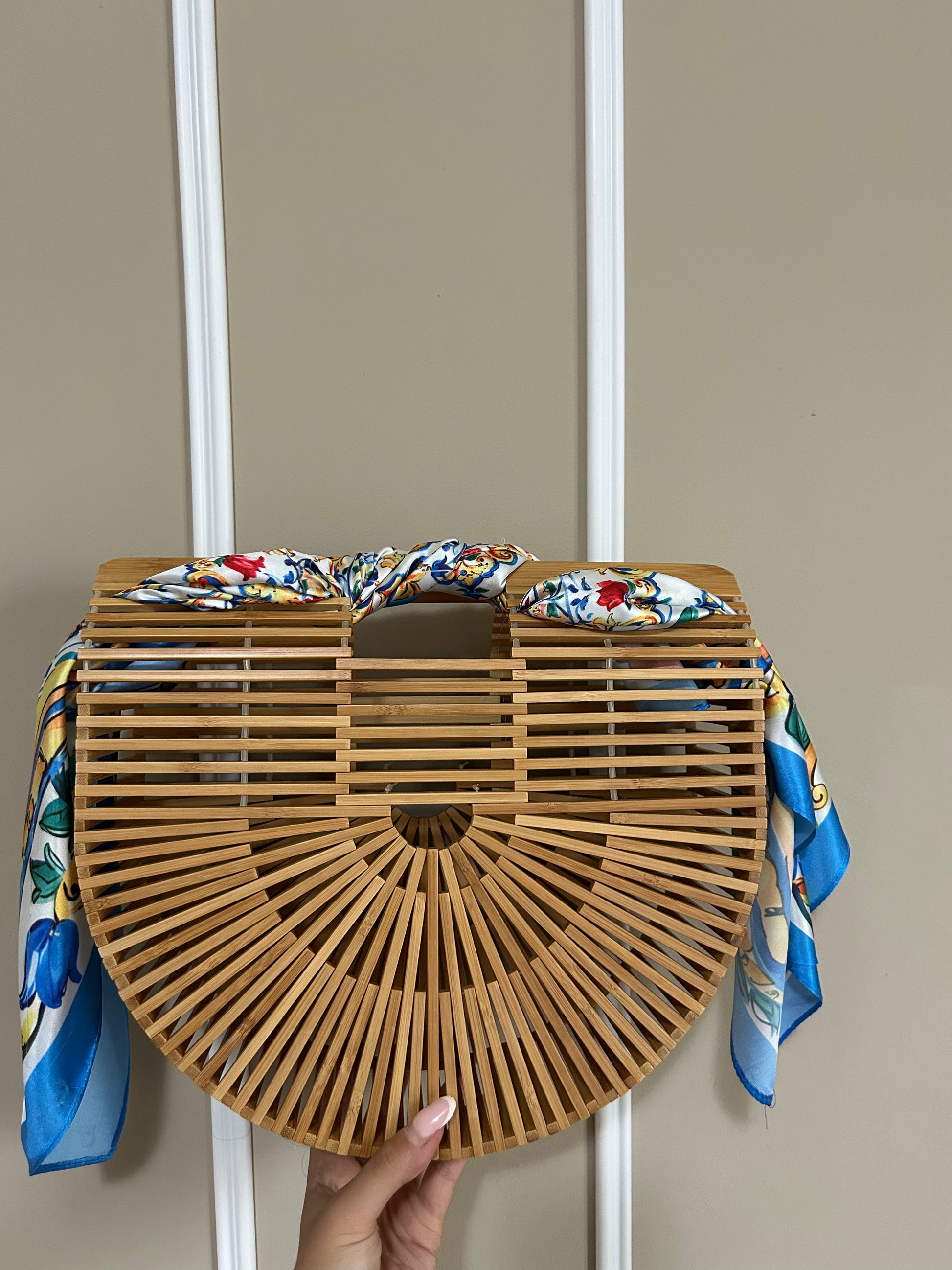 BORSA MEZZALUNA